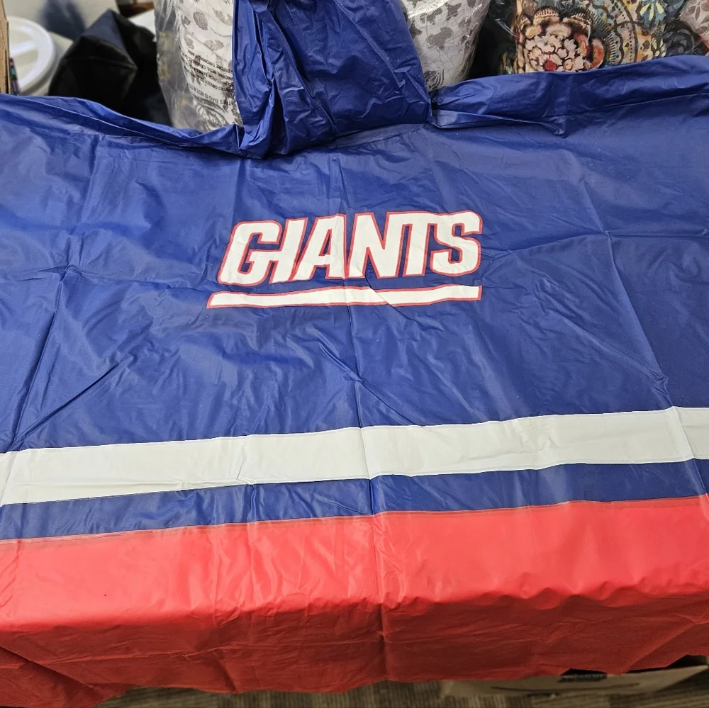 Vintage NFL New York Giants Blue and Red Vinyl Hooded Rain Poncho Unisex Adult - Picture 2 of 16